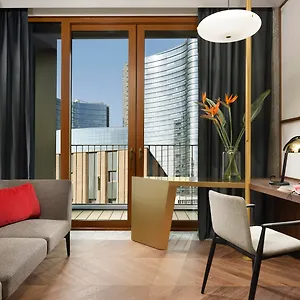 4* ホテル Verticale | Una Esperienze